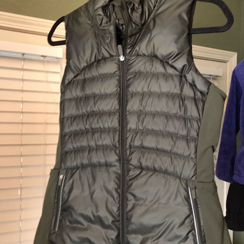 Lululemon olive green/grey vest size 8